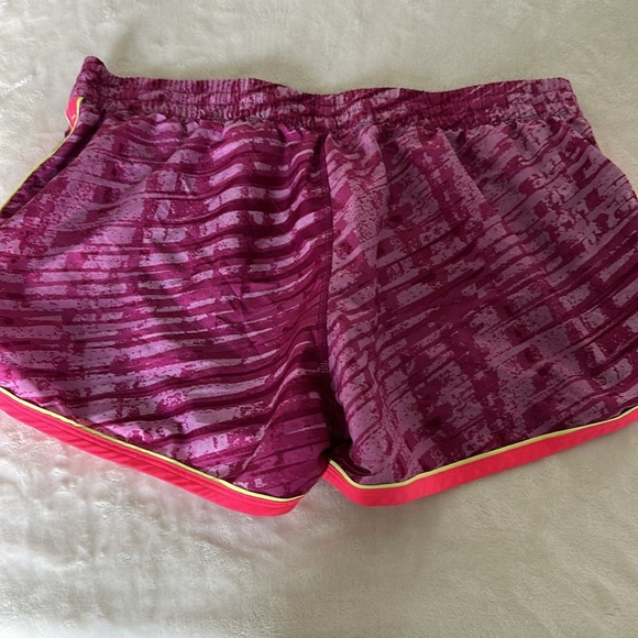 Under Armour Pink and Yellow Athletic Shorts Lightweight Stretchy Design - Picture 7 of 8